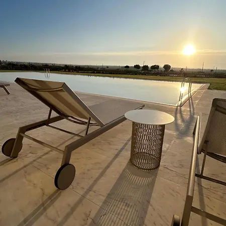 Beachfront At Bayline *